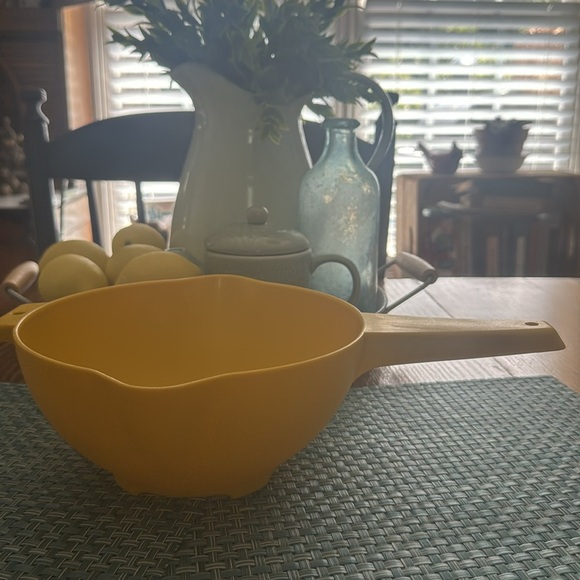 Vintage 7-inch Tupperware Strainer - Picture 2 of 3